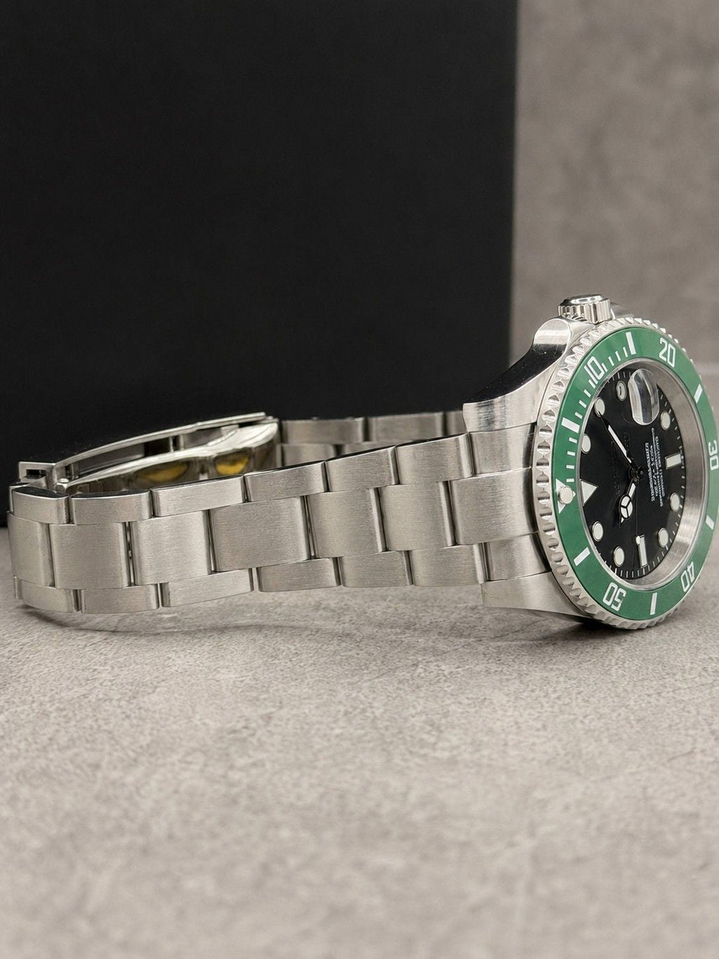Submariner Starbucks