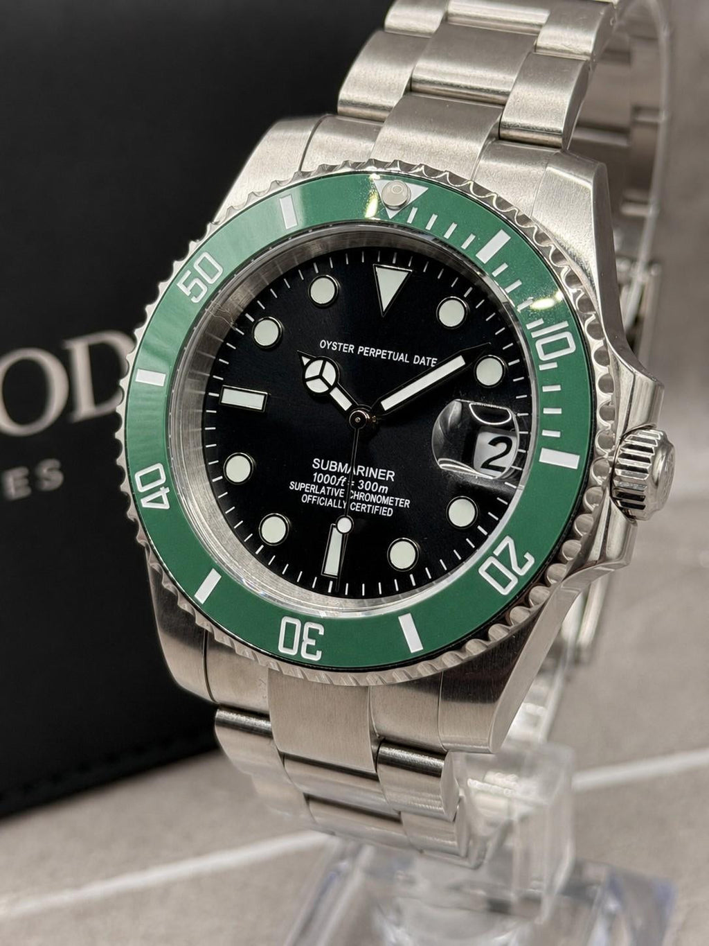 Submariner Starbucks