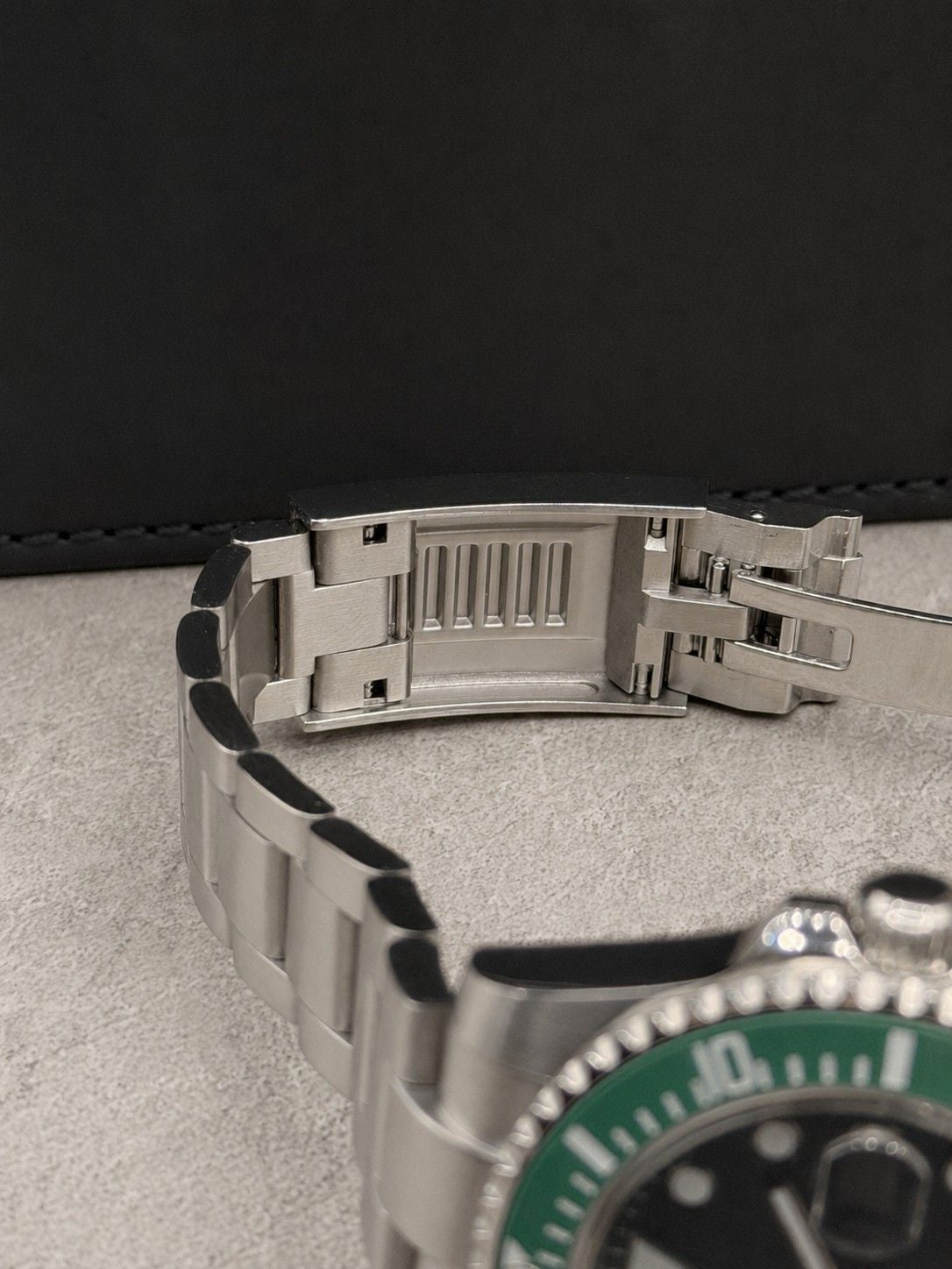 Submariner Starbucks