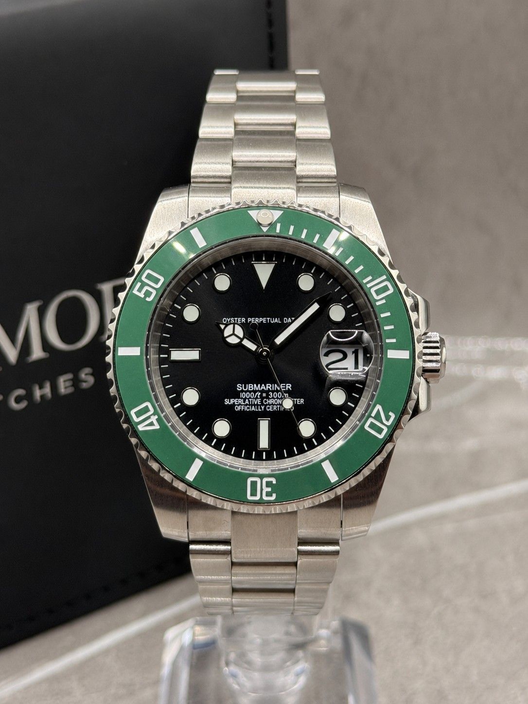 Submariner Starbucks