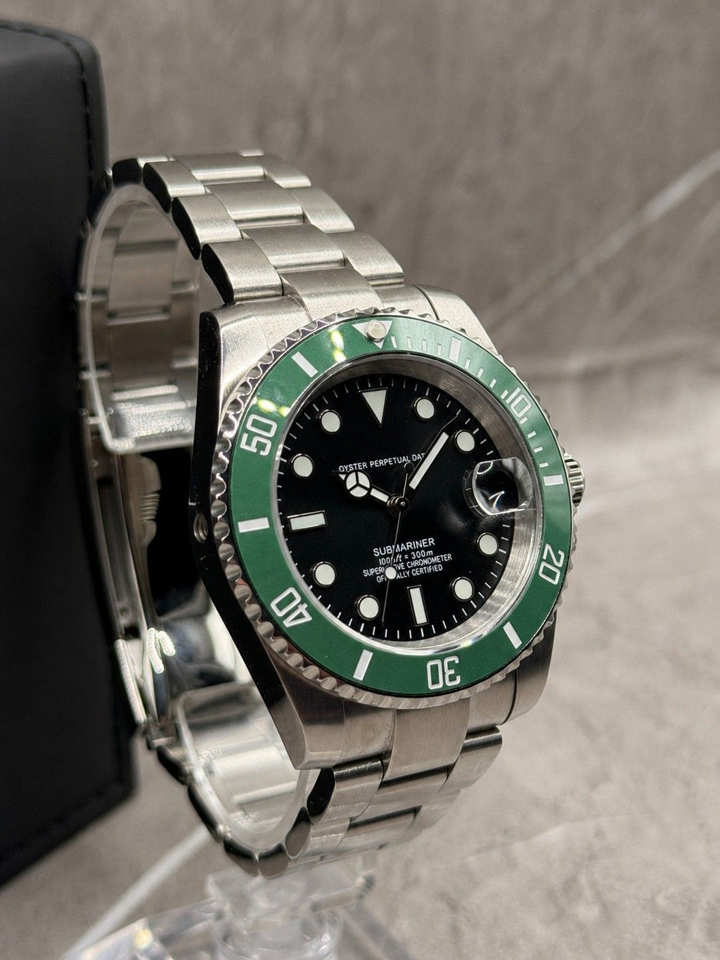 Submariner Starbucks