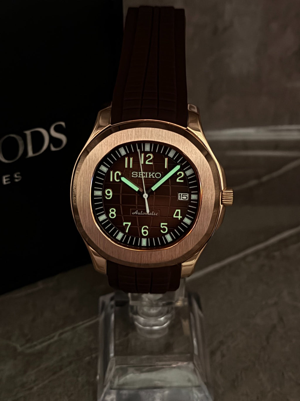 Nauteiko (Aquanaut) Rose Gold Chocolate