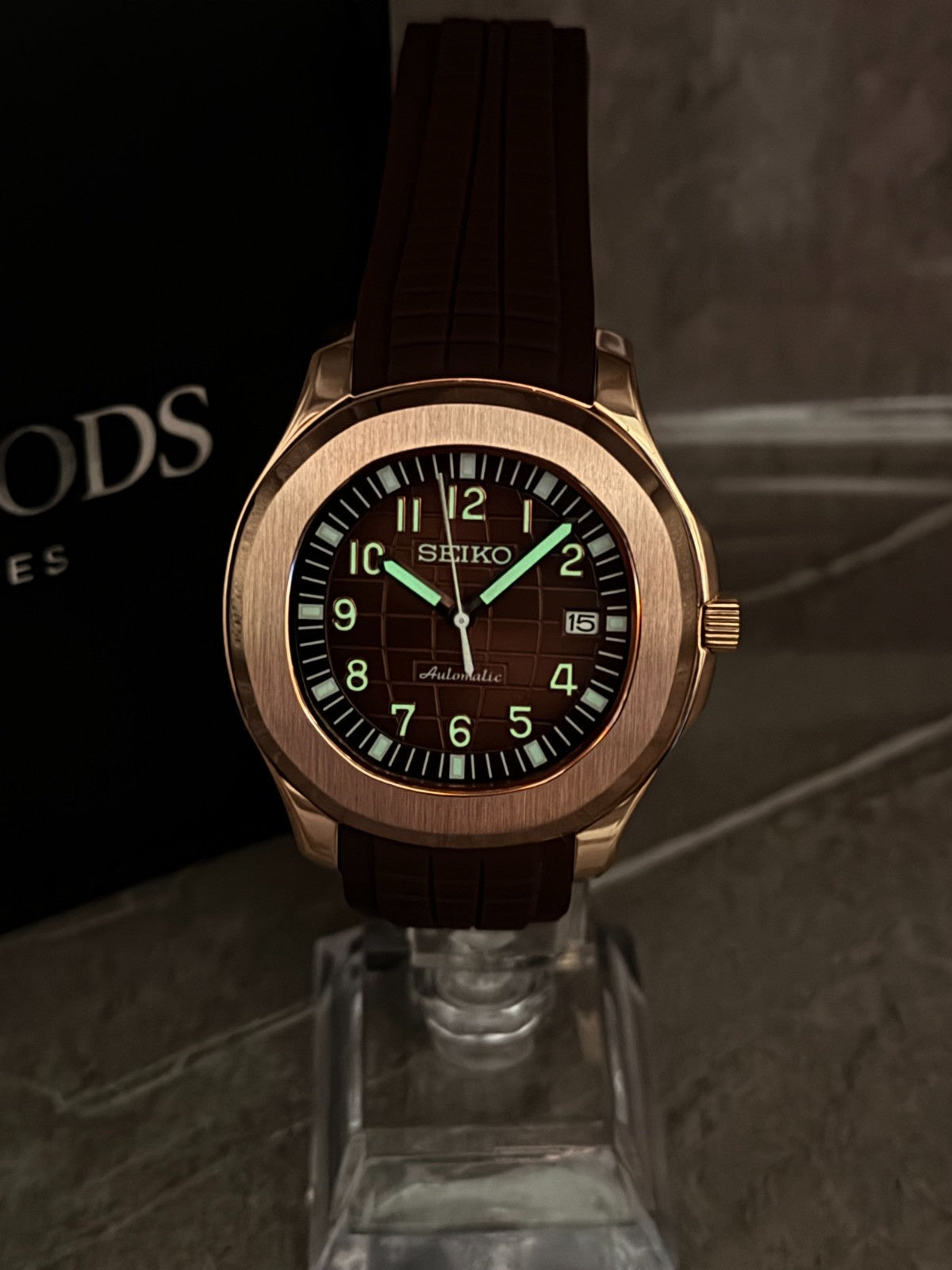 Nauteiko (Aquanaut) Rose Gold Chocolate