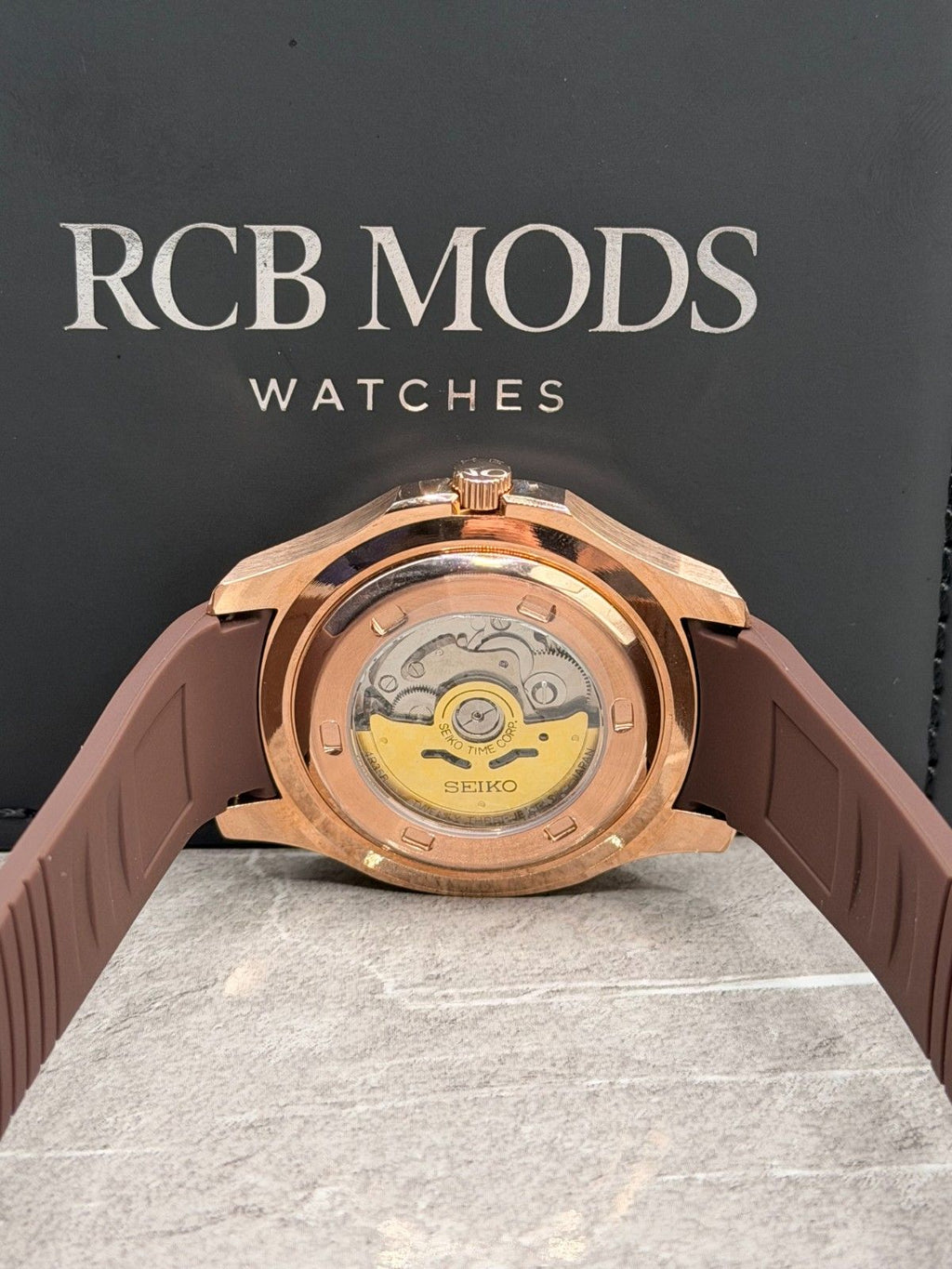Nauteiko (Aquanaut) Rose Gold Chocolate