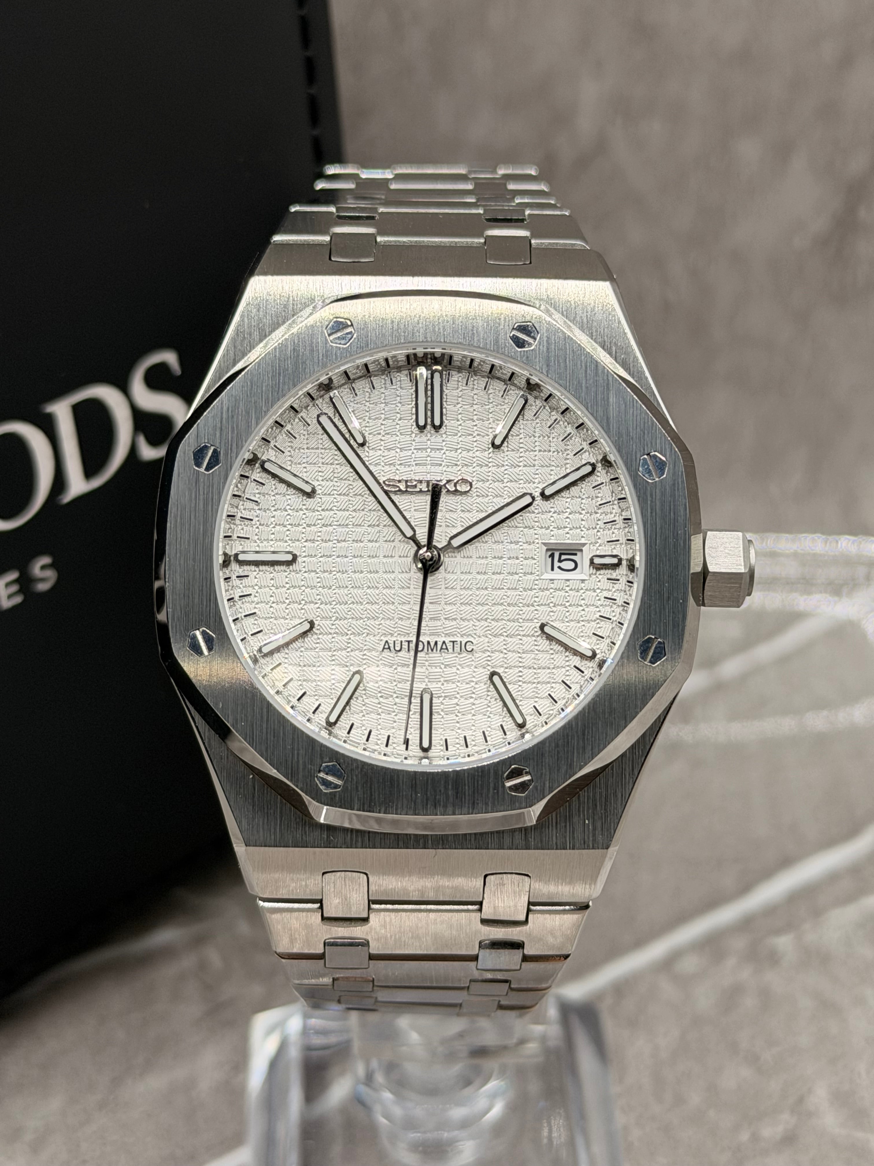Royal Oak White