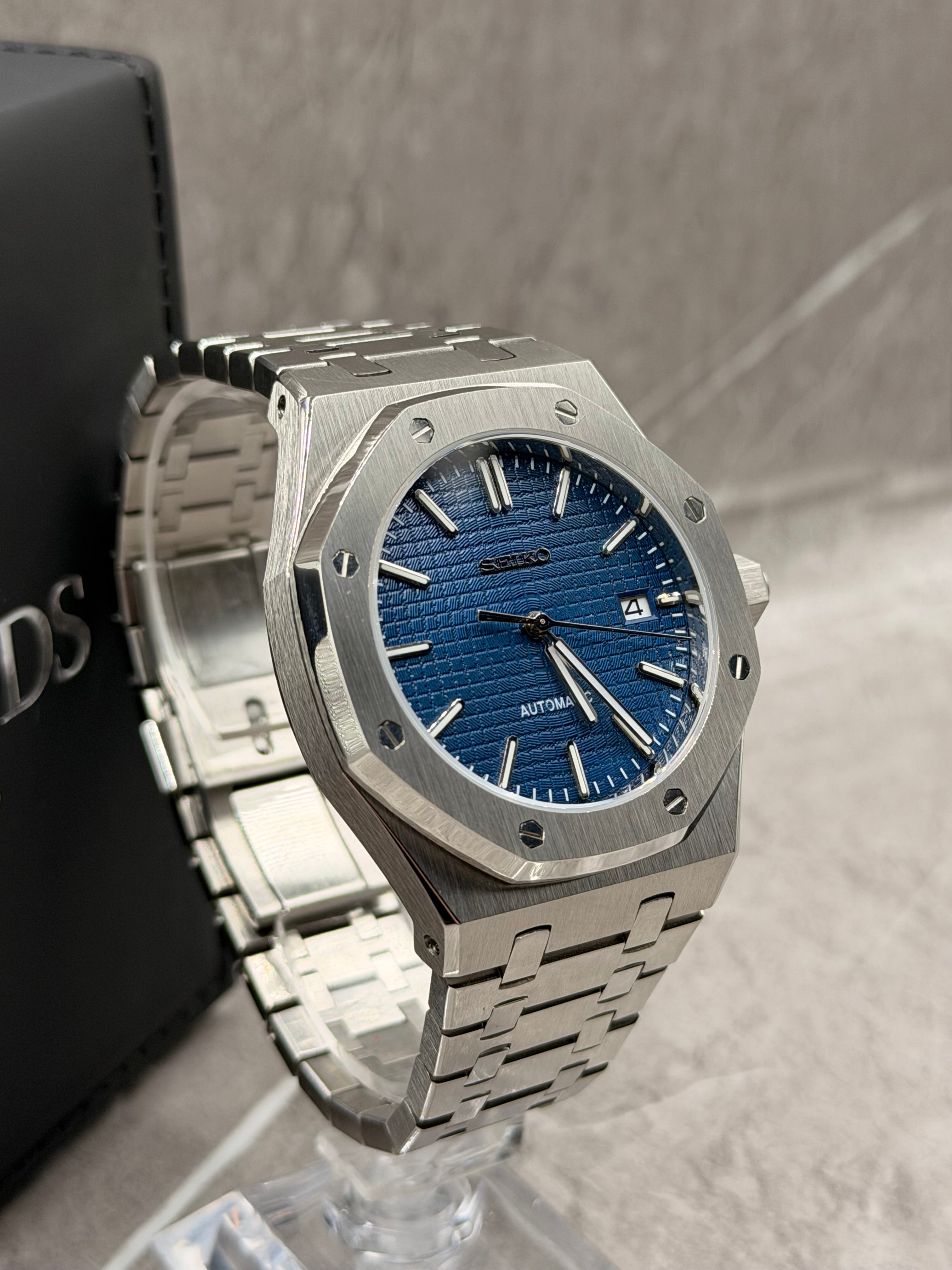 Royal Oak Blue